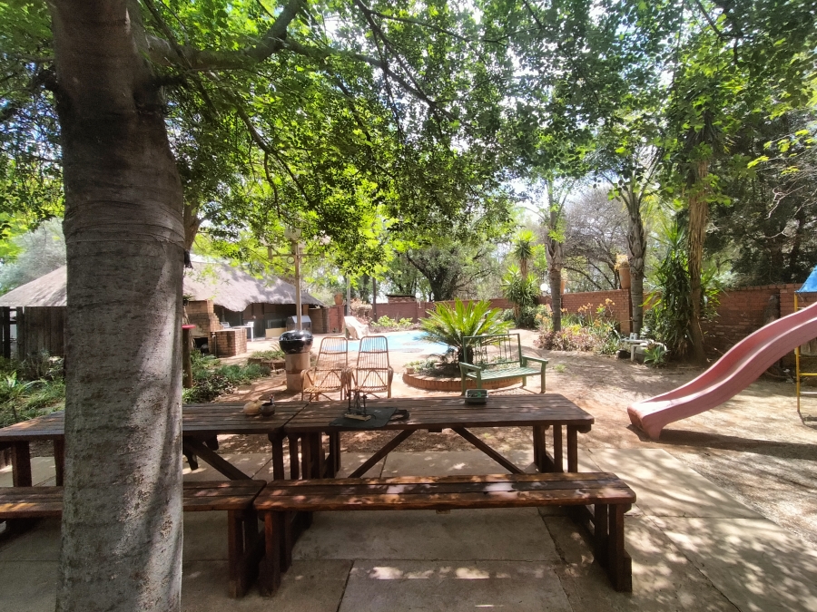 9 Bedroom Property for Sale in Haakdoornboom Gauteng