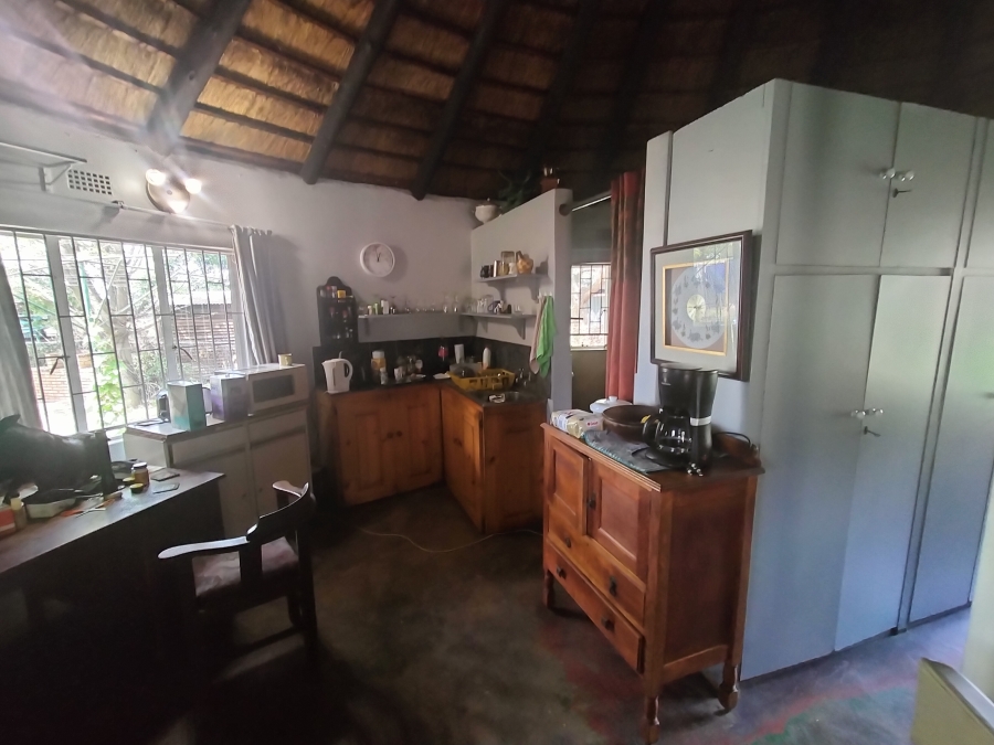 9 Bedroom Property for Sale in Haakdoornboom Gauteng
