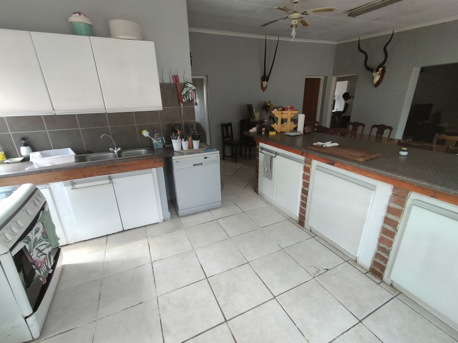 9 Bedroom Property for Sale in Haakdoornboom Gauteng