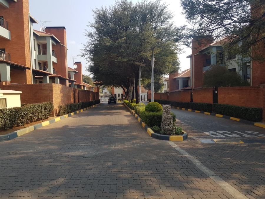 To Let 2 Bedroom Property for Rent in Greenstone Hill Gauteng