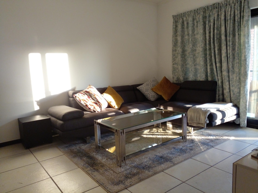 To Let 2 Bedroom Property for Rent in Greenstone Hill Gauteng