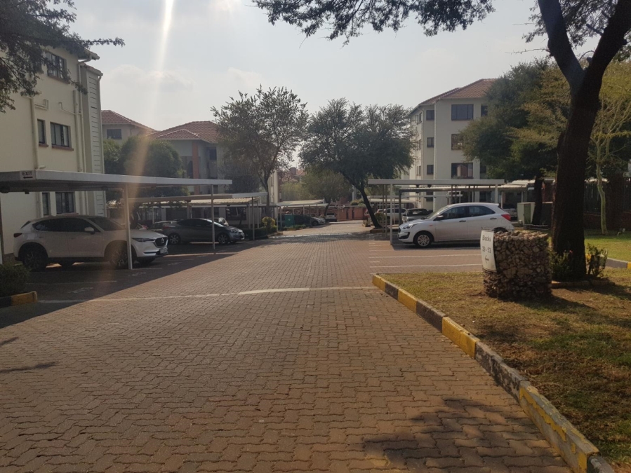 To Let 2 Bedroom Property for Rent in Greenstone Hill Gauteng