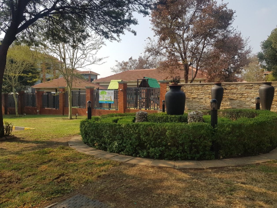 To Let 2 Bedroom Property for Rent in Greenstone Hill Gauteng