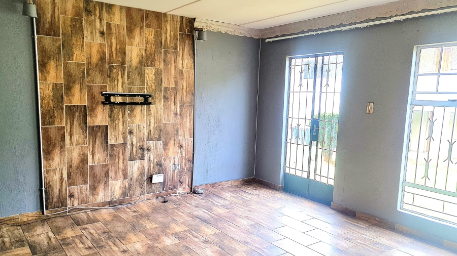 2 Bedroom Property for Sale in Whitney Gardens Gauteng