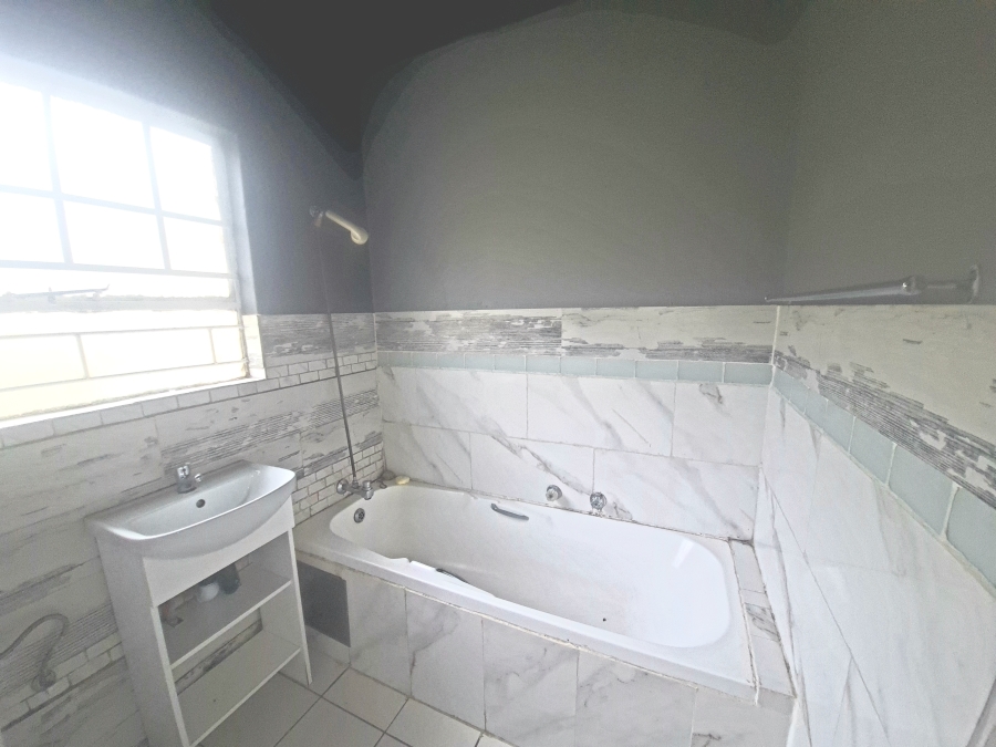 2 Bedroom Property for Sale in Whitney Gardens Gauteng