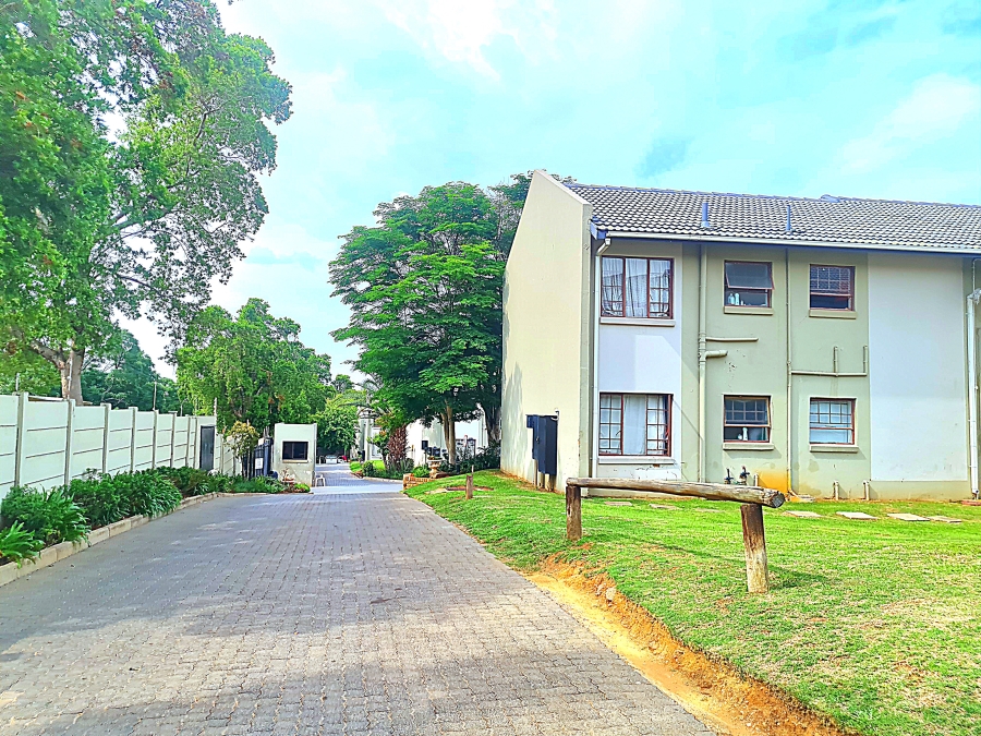 2 Bedroom Property for Sale in Whitney Gardens Gauteng