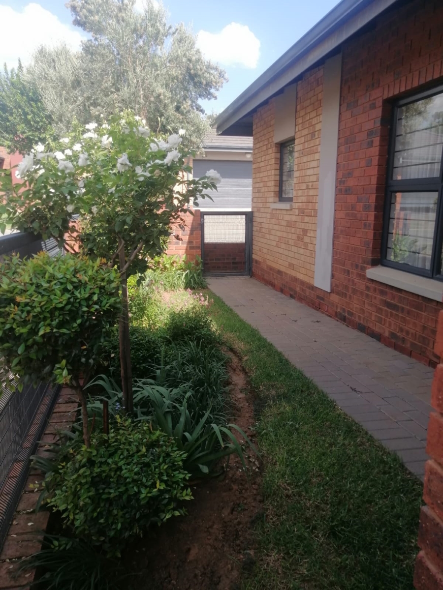 2 Bedroom Property for Sale in North Riding AH Gauteng