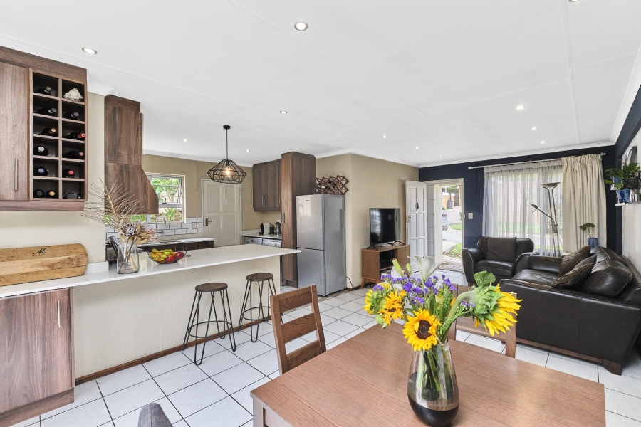 To Let 3 Bedroom Property for Rent in Barbeque Downs Gauteng
