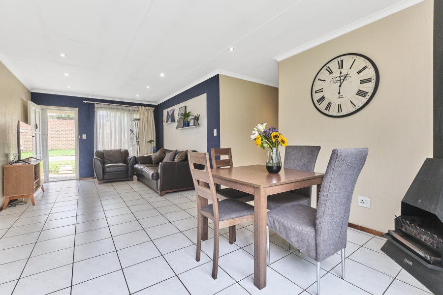To Let 3 Bedroom Property for Rent in Barbeque Downs Gauteng