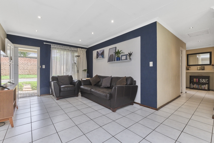 To Let 3 Bedroom Property for Rent in Barbeque Downs Gauteng