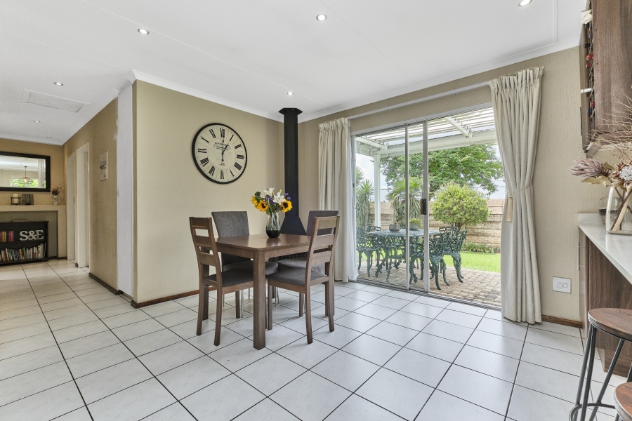 To Let 3 Bedroom Property for Rent in Barbeque Downs Gauteng