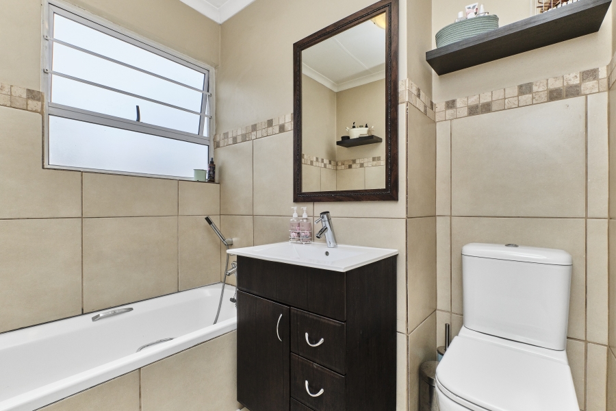 To Let 3 Bedroom Property for Rent in Barbeque Downs Gauteng