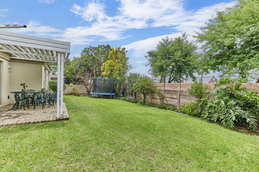 To Let 3 Bedroom Property for Rent in Barbeque Downs Gauteng