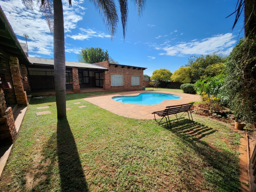 5 Bedroom Property for Sale in Gerardsville Gauteng