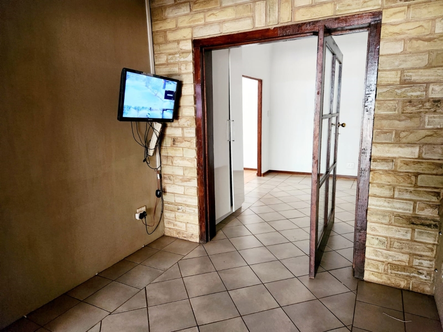 5 Bedroom Property for Sale in Gerardsville Gauteng