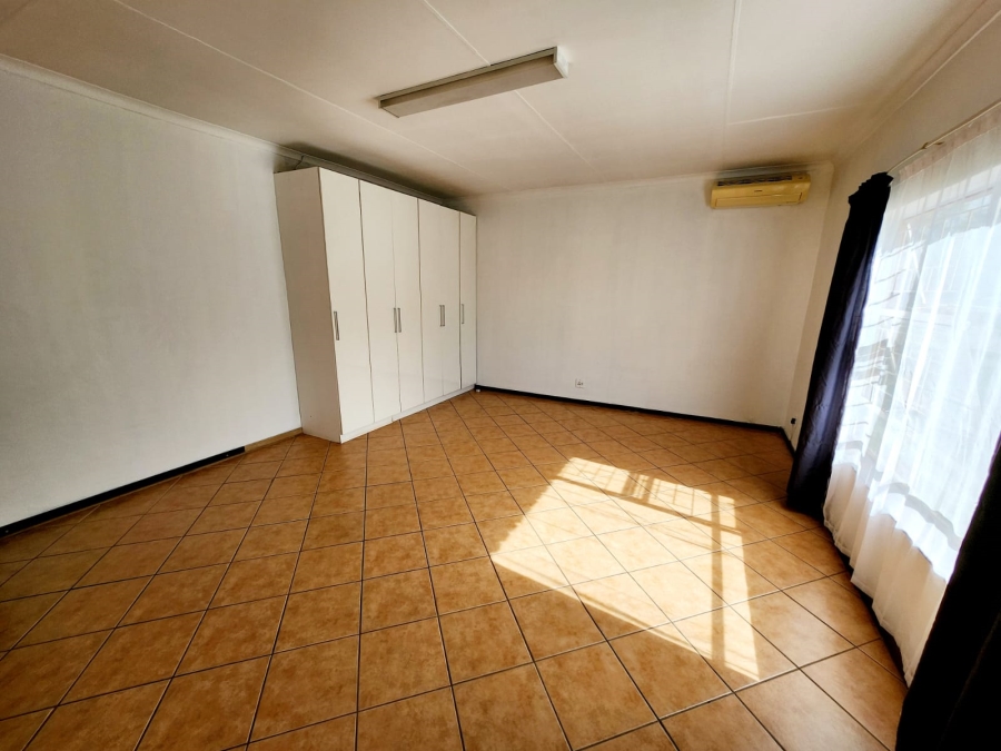 5 Bedroom Property for Sale in Gerardsville Gauteng