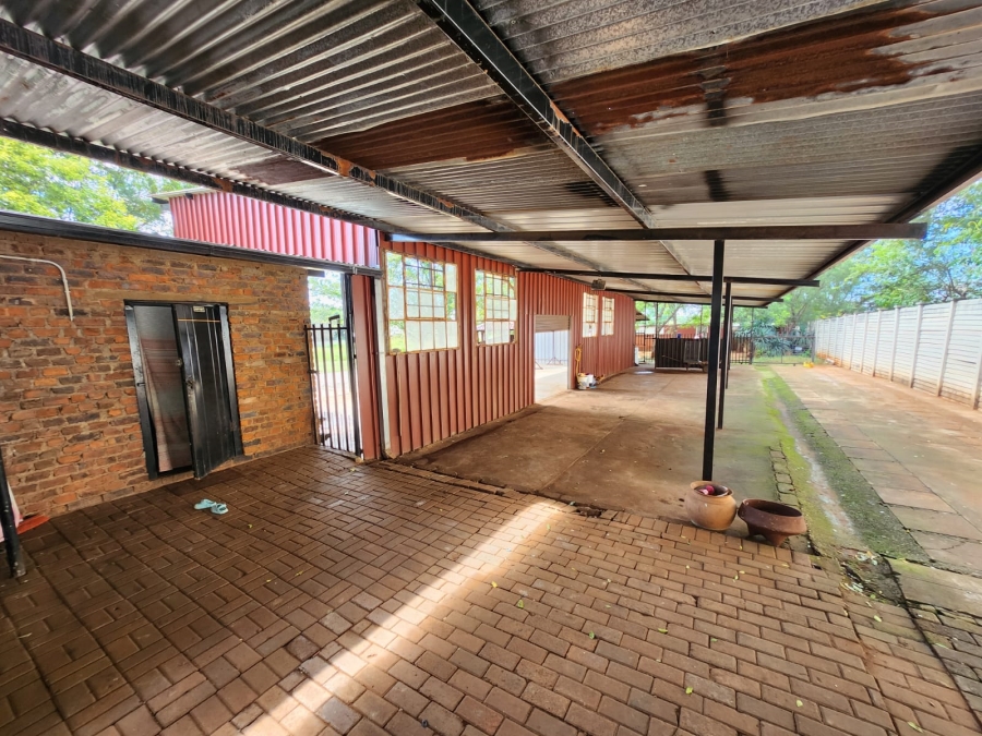 5 Bedroom Property for Sale in Gerardsville Gauteng