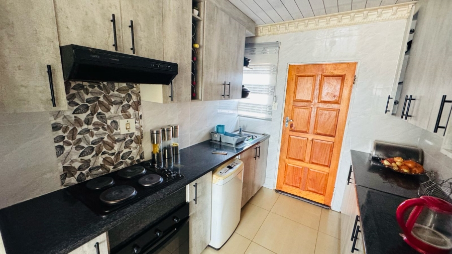 3 Bedroom Property for Sale in Protea Glen Gauteng