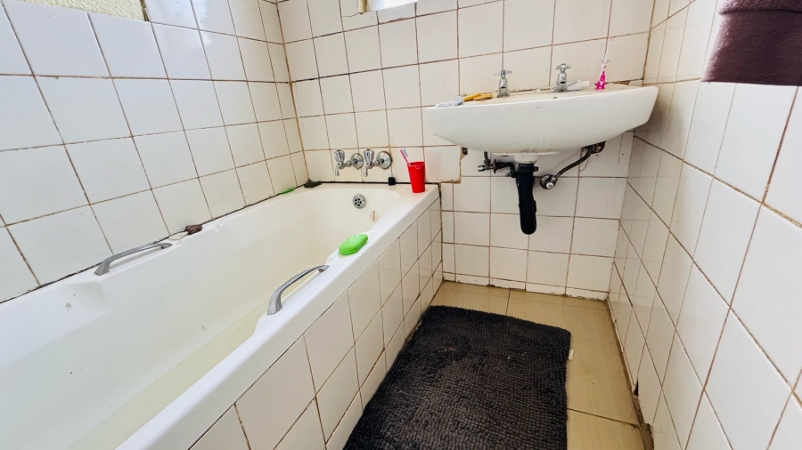 3 Bedroom Property for Sale in Protea Glen Gauteng