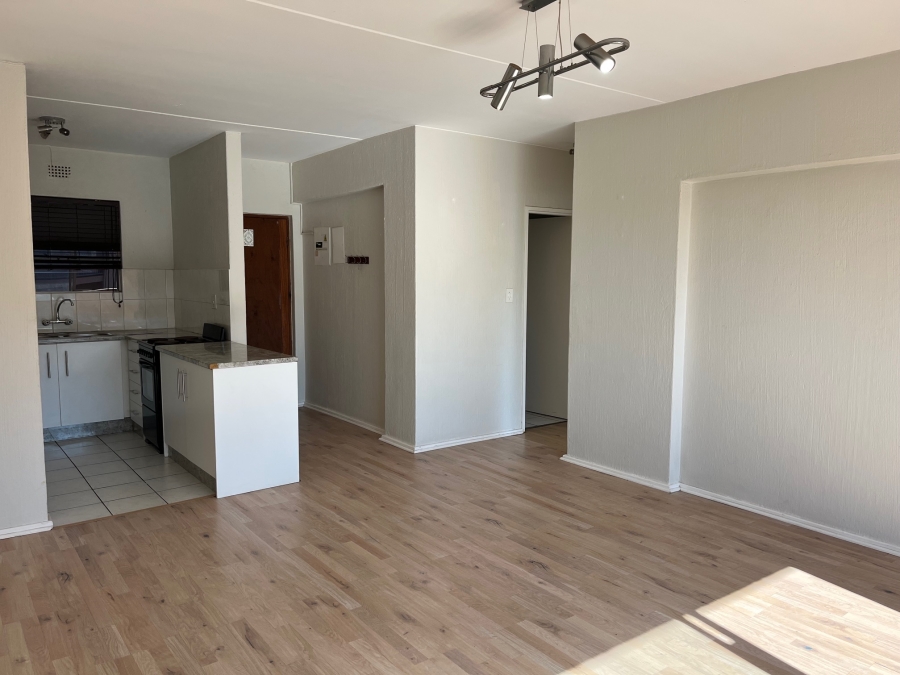 To Let 2 Bedroom Property for Rent in Linden Gauteng