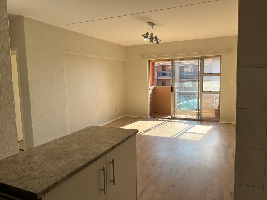 To Let 2 Bedroom Property for Rent in Linden Gauteng