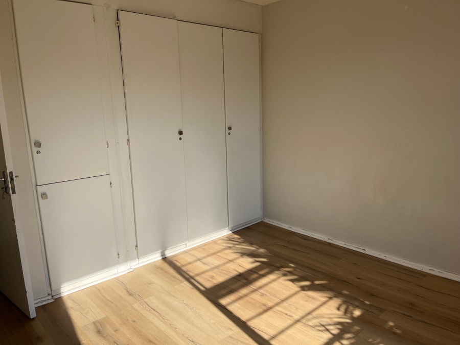 To Let 2 Bedroom Property for Rent in Linden Gauteng