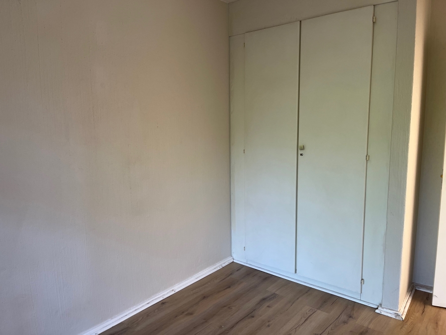 To Let 2 Bedroom Property for Rent in Linden Gauteng
