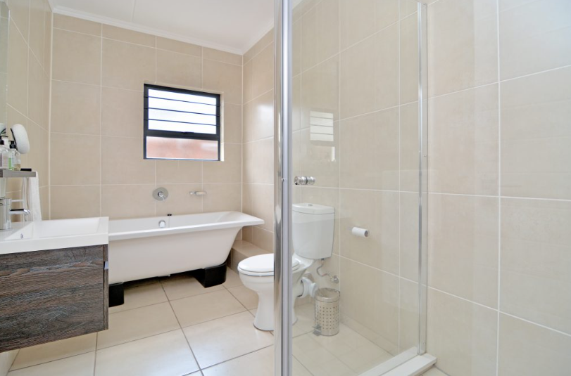 To Let 3 Bedroom Property for Rent in Oakdene Gauteng