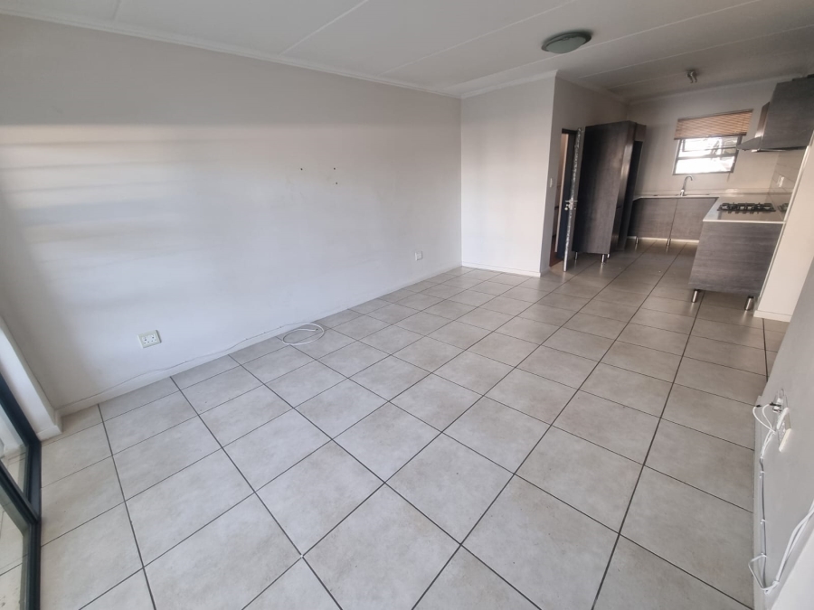 To Let 3 Bedroom Property for Rent in Oakdene Gauteng
