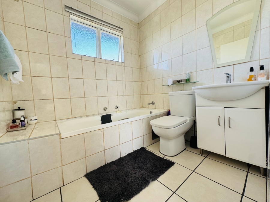 2 Bedroom Property for Sale in Benoni Central Gauteng