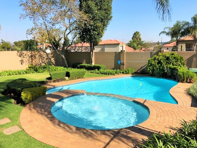 To Let 2 Bedroom Property for Rent in Sunninghill Gauteng