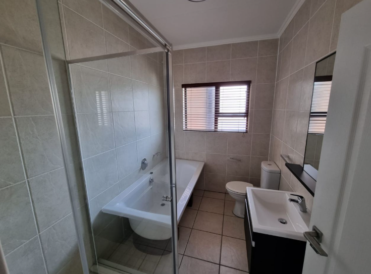 To Let 2 Bedroom Property for Rent in Oakdene Gauteng