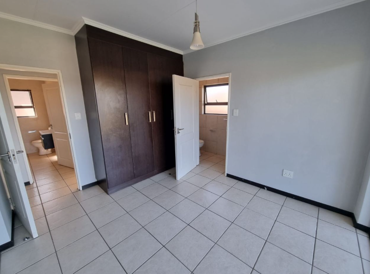 To Let 2 Bedroom Property for Rent in Oakdene Gauteng