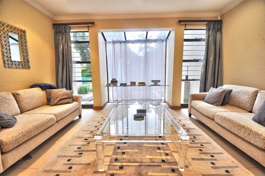 To Let 5 Bedroom Property for Rent in Morningside Ext 40 Gauteng