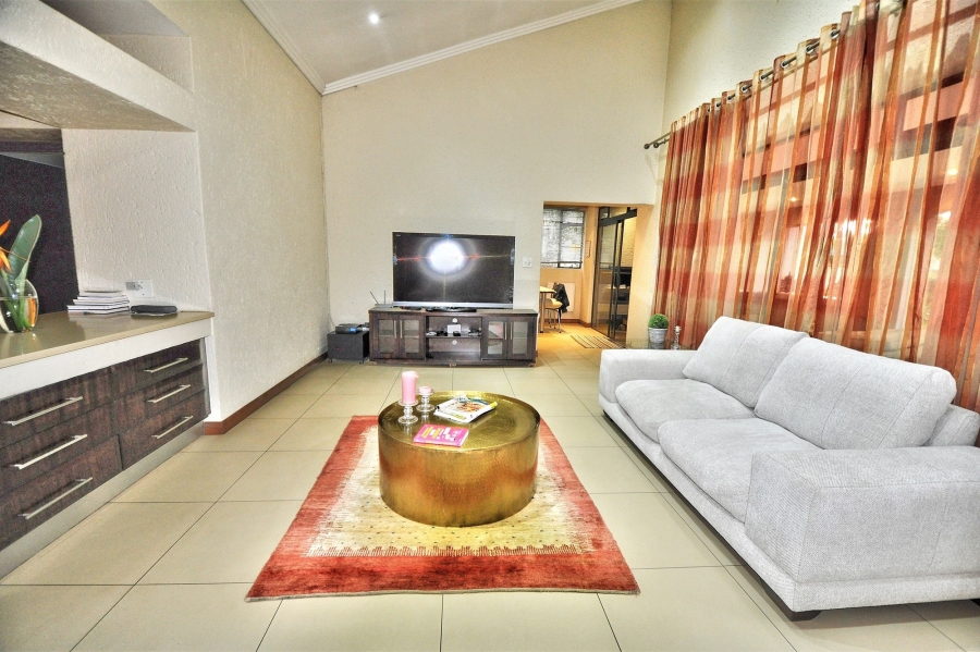 To Let 5 Bedroom Property for Rent in Morningside Ext 40 Gauteng