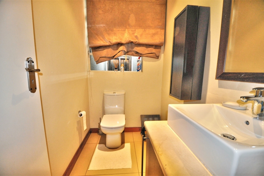 To Let 5 Bedroom Property for Rent in Morningside Ext 40 Gauteng