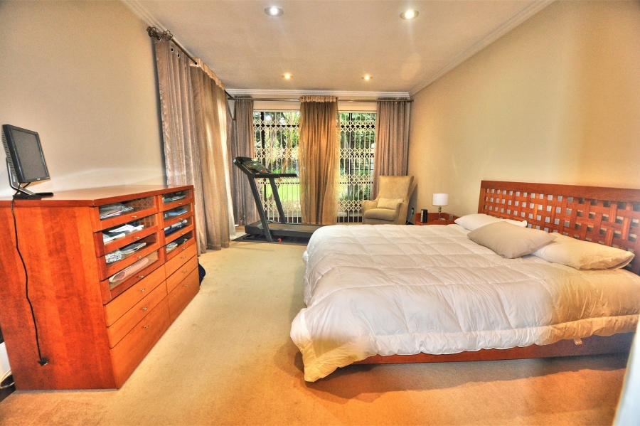 To Let 5 Bedroom Property for Rent in Morningside Ext 40 Gauteng