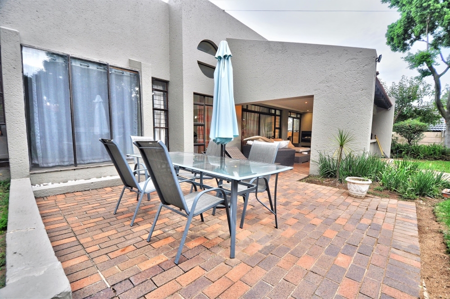 To Let 5 Bedroom Property for Rent in Morningside Ext 40 Gauteng