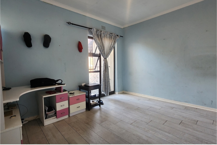 To Let 3 Bedroom Property for Rent in River Club Gauteng