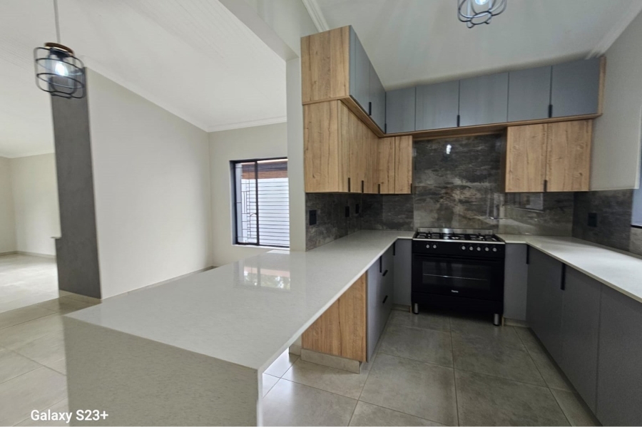4 Bedroom Property for Sale in Sinoville Gauteng
