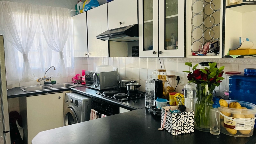 To Let 2 Bedroom Property for Rent in Paulshof Gauteng