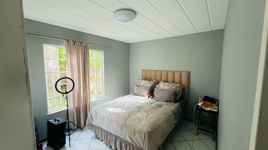 To Let 2 Bedroom Property for Rent in Paulshof Gauteng