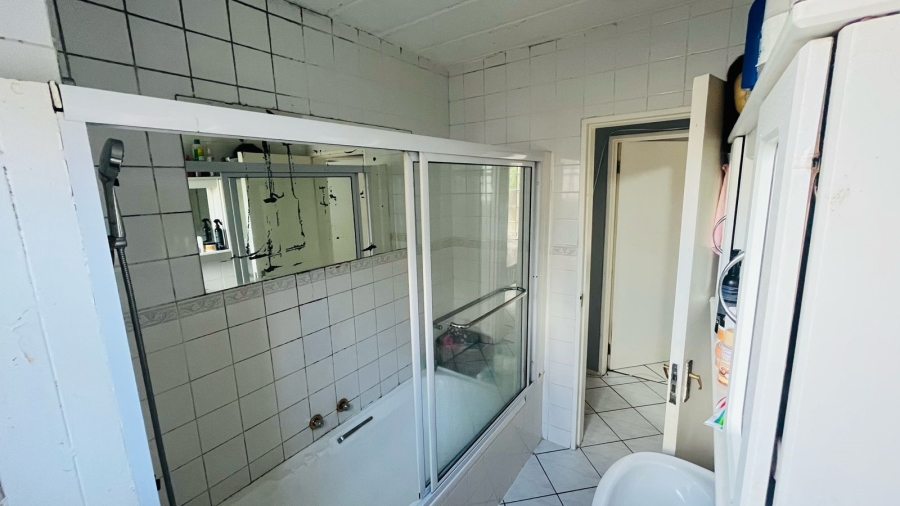 To Let 2 Bedroom Property for Rent in Paulshof Gauteng