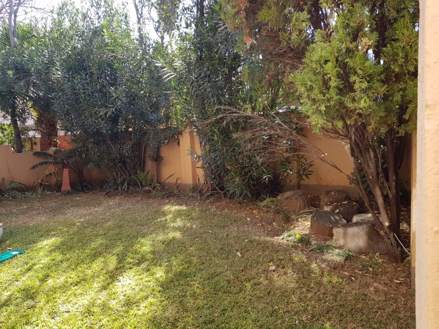 To Let 2 Bedroom Property for Rent in Paulshof Gauteng