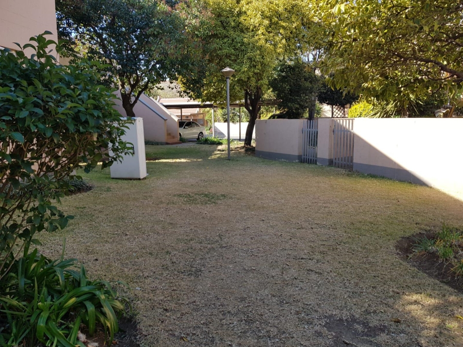 To Let 2 Bedroom Property for Rent in Paulshof Gauteng