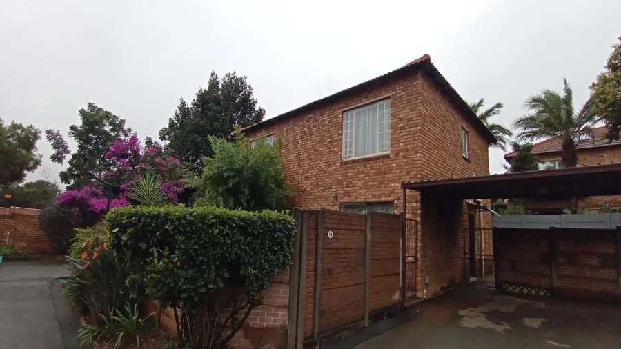 2 Bedroom Property for Sale in Allens Nek Gauteng