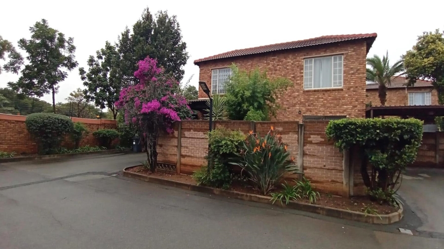 2 Bedroom Property for Sale in Allens Nek Gauteng
