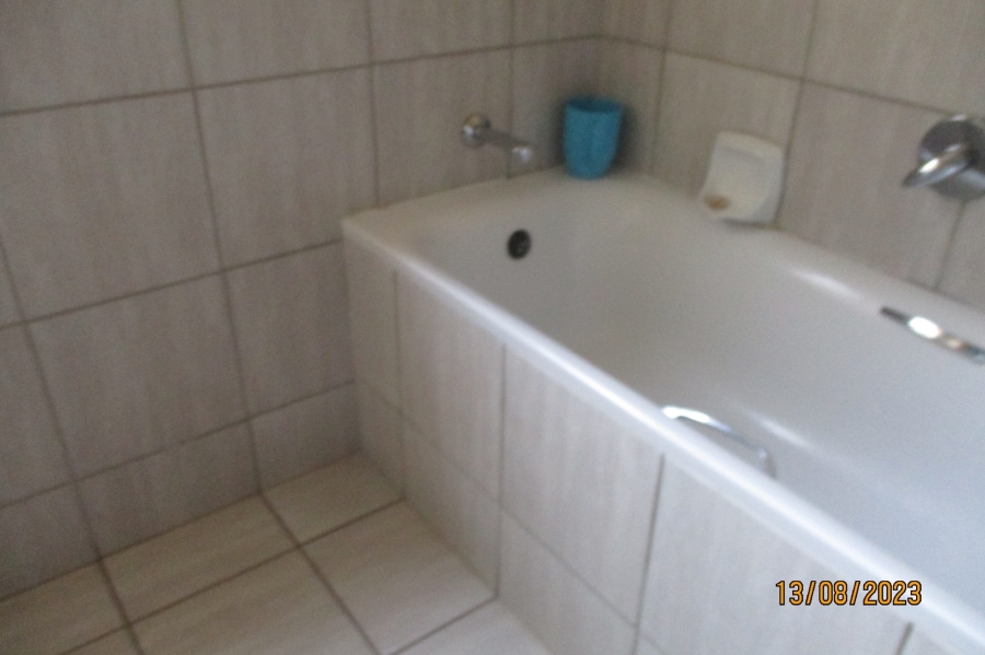 2 Bedroom Property for Sale in Terenure Gauteng