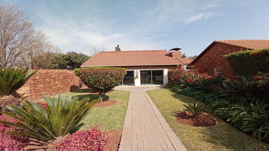 3 Bedroom Property for Sale in Strubensvallei Gauteng