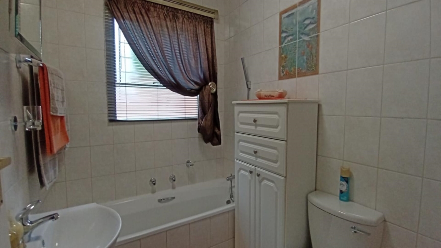 3 Bedroom Property for Sale in Strubensvallei Gauteng